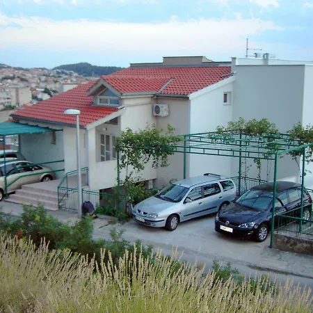 Apartmani R&B Radalj Makarska Exteriör bild