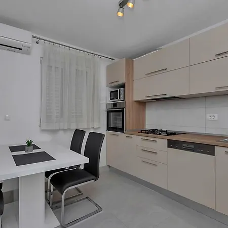 Apartmani R&B Radalj Makarska Exteriör bild