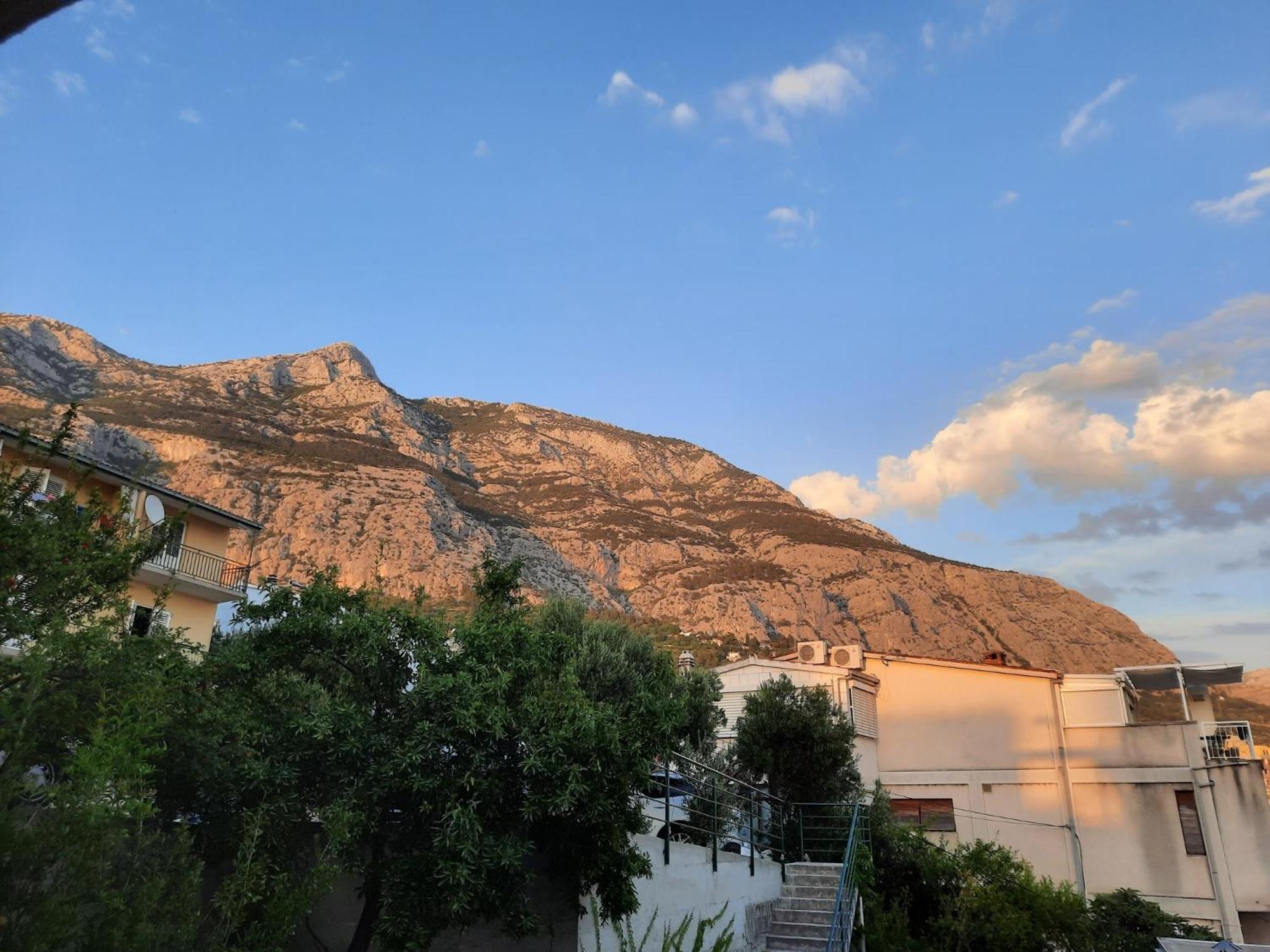 R&b Radalj * Makarska