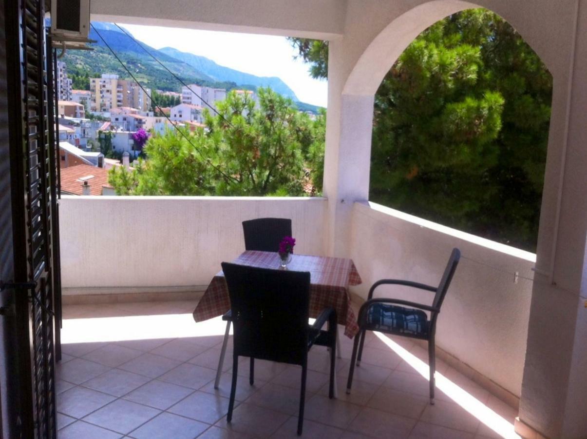 R&b Radalj * Makarska