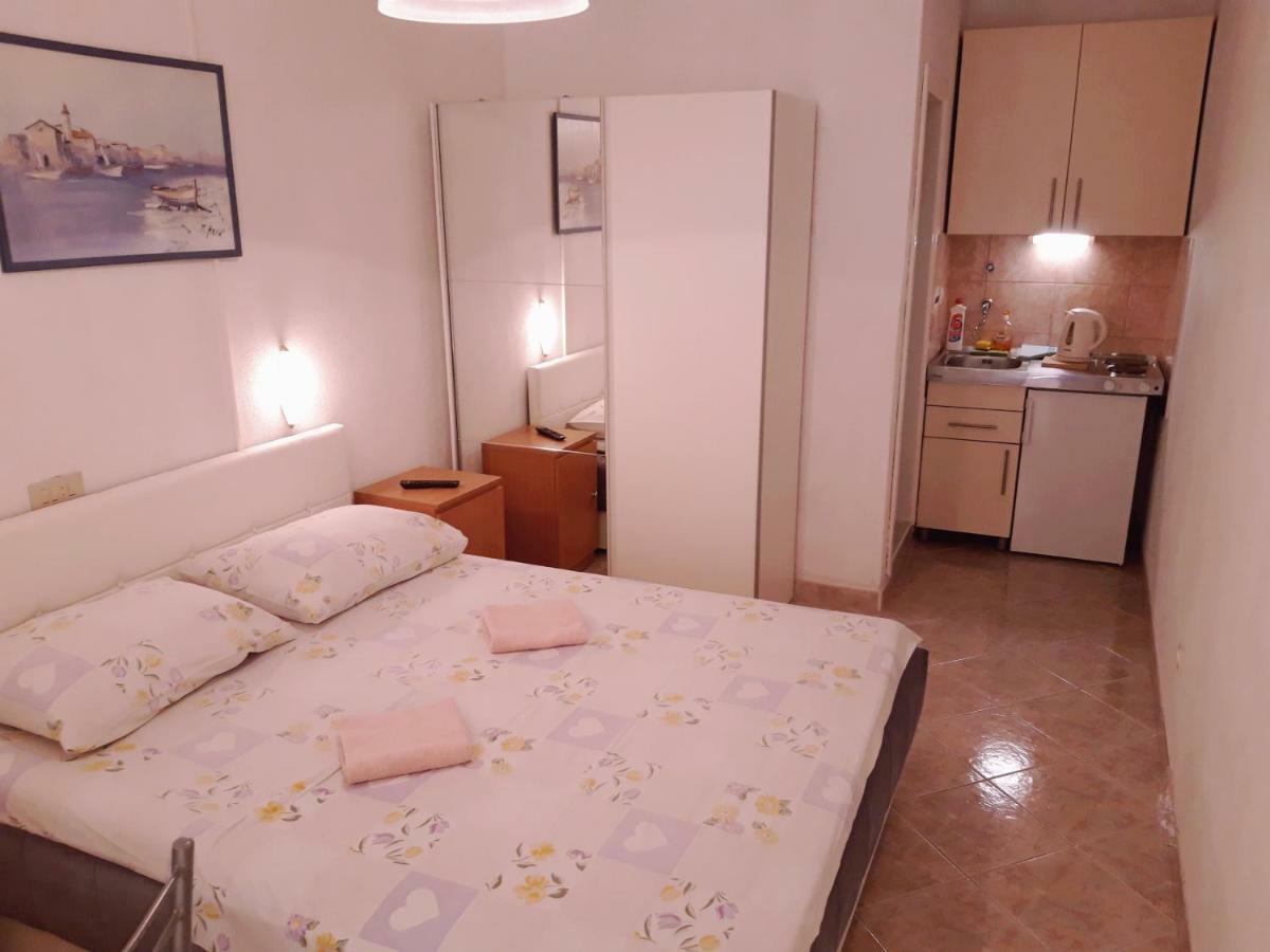 R&b Radalj * Makarska